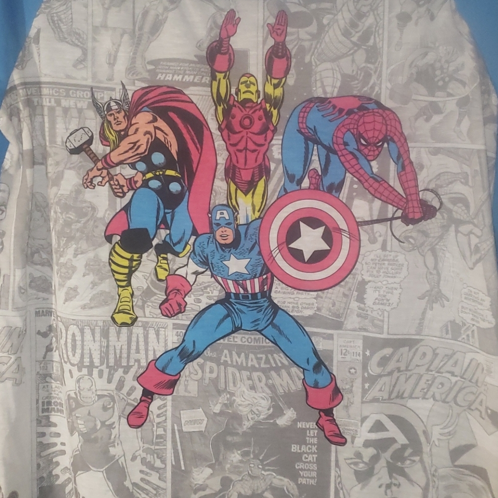 ⭐Junior Marvel tee - Picture 3 of 3